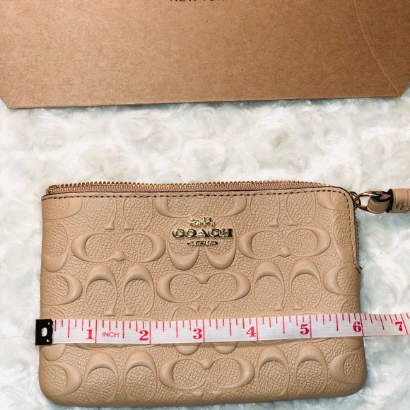 🧡COACH WRISTLET (BRAND NEW WITH TAGS) - Picture 4 of 6